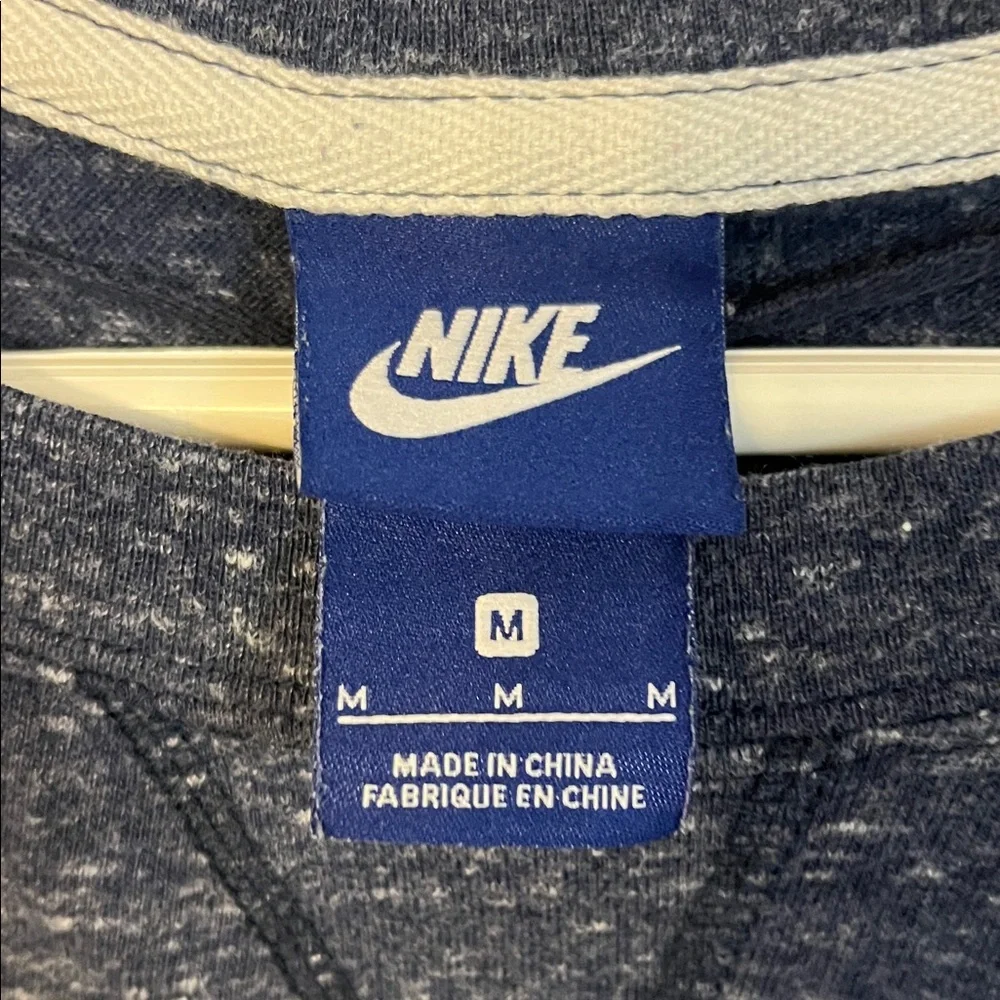 Nike Women's Dark Blue Crew Neck Long Sleeve shirt